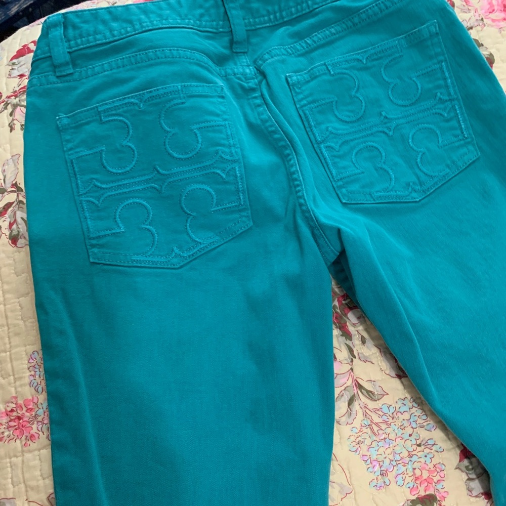 Nice teal blue capris